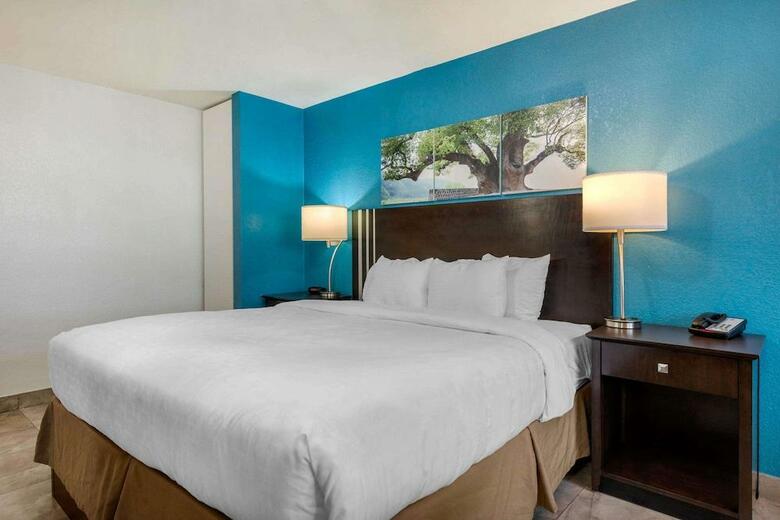 Hotel Clarion Inn Tampa - Brandon