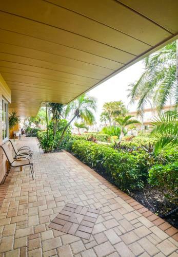 Motel Treasure Island Ocean Club