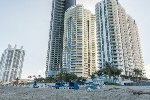 Marenas Beach Resort Apartments