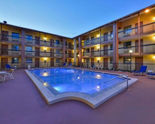 Motel Rodeway Inn & Suites Tampa