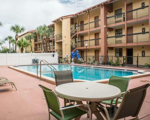 Motel Rodeway Inn & Suites Tampa