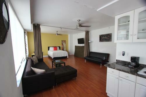 918 Ocean Drive Apartments