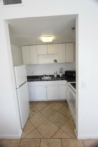 918 Ocean Drive Apartments