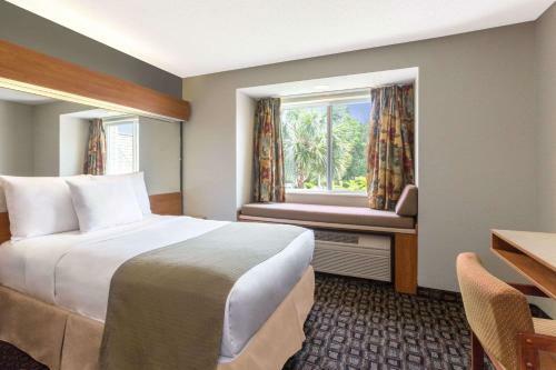 Hotel Microtel Inn & Suites By Wyndham Brunswick