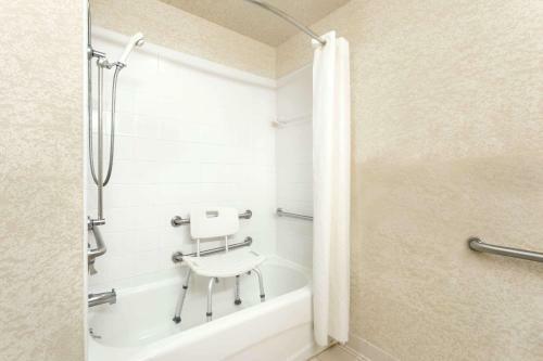 Hotel Microtel Inn & Suites By Wyndham Brunswick