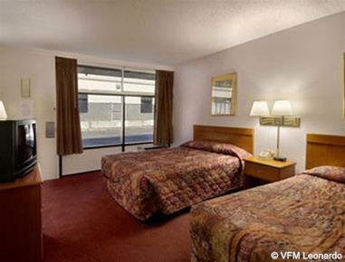 Hotel Howard Johnson Inn & Suites Columbus