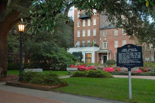 Bed & Breakfast Planters Inn On Reynolds Square