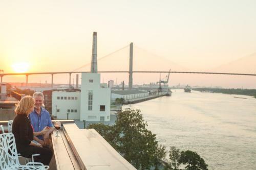 Cotton Sail Hotel Savannah Riverfront