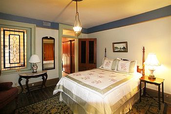 Hotel 17 Hundred 90 Inn And Restaurant