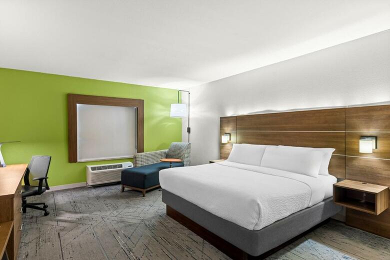 Holiday Inn Express Hotel & Suites Savannah Midtown