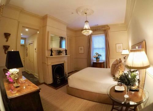 Bed & Breakfast Catherine Ward House Inn