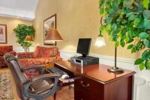 Motel Baymont Inn And Suites - Warner Robins