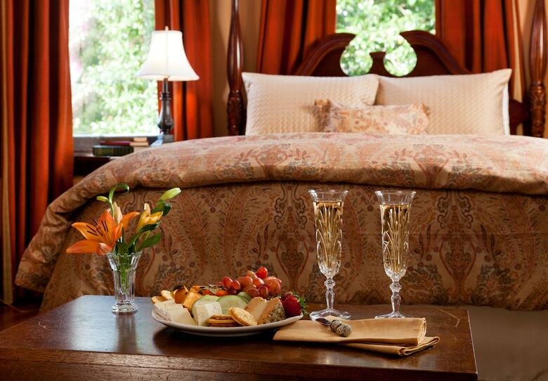 Bed & Breakfast Azalea Inn And Villas