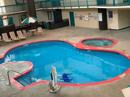 Hotel Days Inn And Suites Savannah