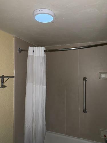 Hotel Days Inn And Suites Savannah