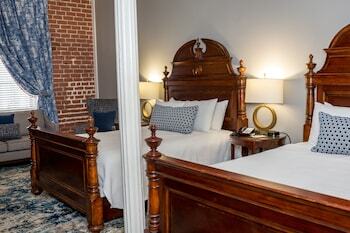Bed & Breakfast East Bay Inn