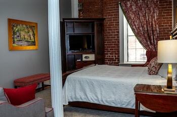 Bed & Breakfast East Bay Inn