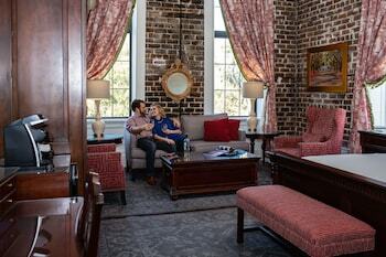 Bed & Breakfast East Bay Inn