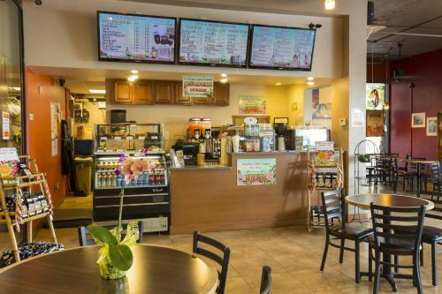 Courtyard By Marriott King Kamehameha's Kona Beach Hotel