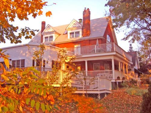 Posada Greenbriar Inn
