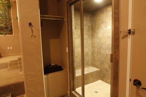 Hotel Destinations Inn Theme Rooms