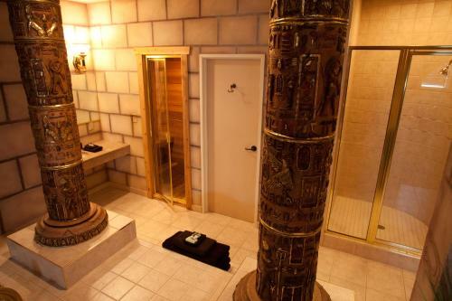 Hotel Destinations Inn Theme Rooms
