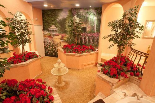 Hotel Destinations Inn Theme Rooms
