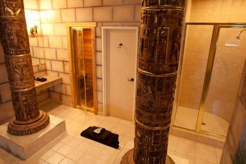 Hotel Destinations Inn Theme Rooms