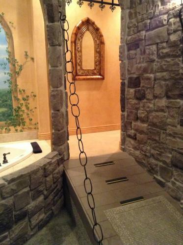 Hotel Destinations Inn Theme Rooms