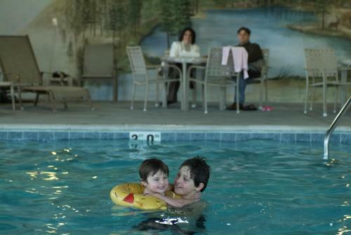 Le Ritz Hotel & Suites