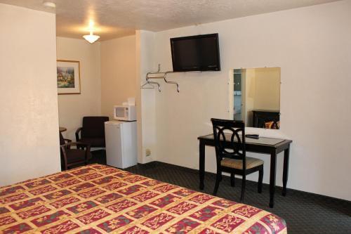 Lava Spa Motel & Rv