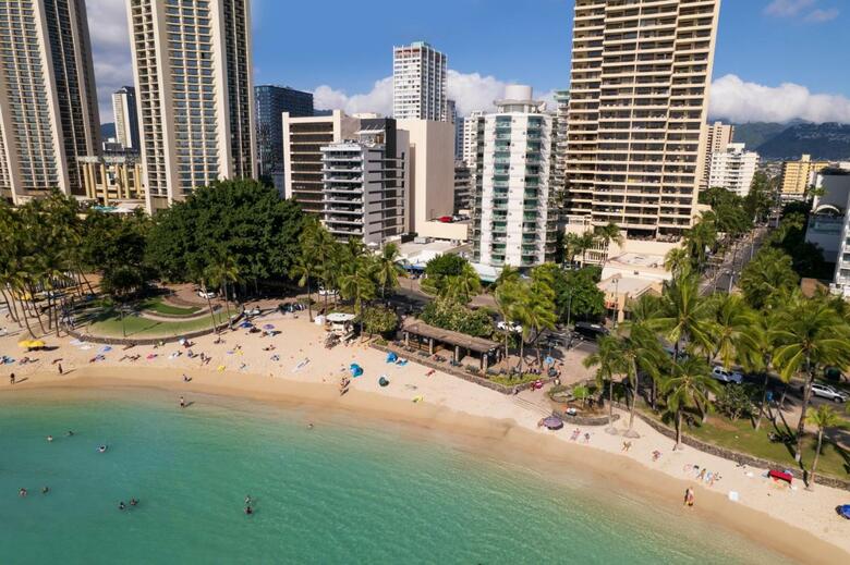 Aston Waikiki Circle Hotel