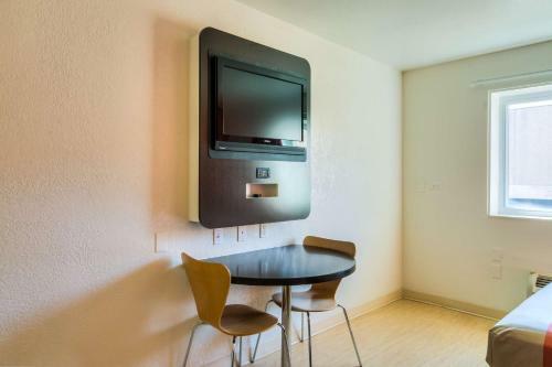Motel 6 Chicago North Central - Arlington Heights