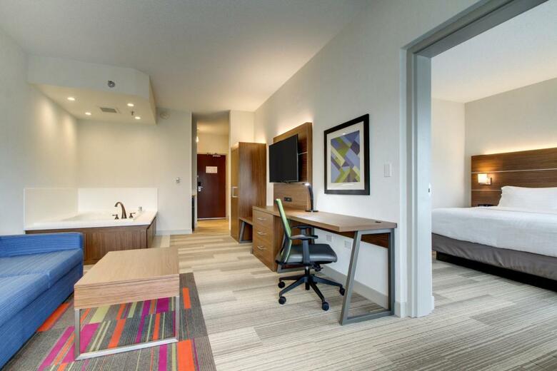 Hotel Holiday Inn Express & Suites Aurora - Naperville