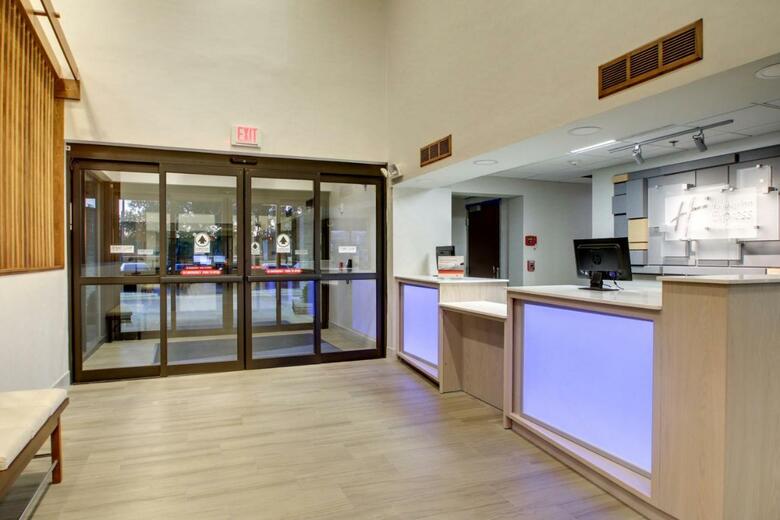 Hotel Holiday Inn Express & Suites Aurora - Naperville