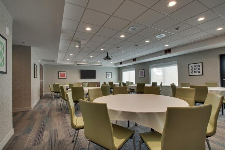 Hotel Holiday Inn Express & Suites Aurora - Naperville