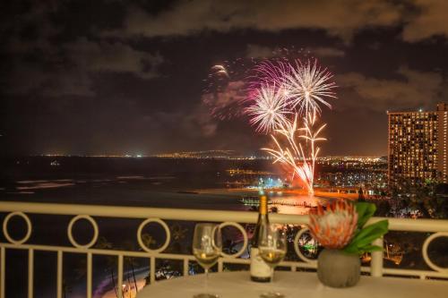 Aparthotel Castle Waikiki Shore Beachfront Condominiums