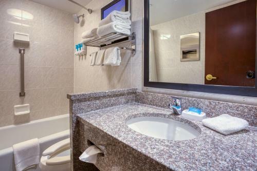 Hotel Drury Inn & Suites St. Louis - Fairview Heights