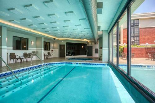 Hotel Drury Inn & Suites St. Louis - Fairview Heights