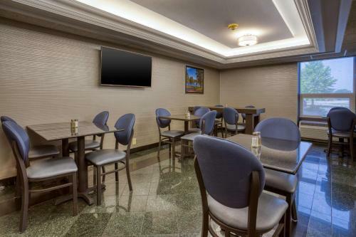 Hotel Drury Inn & Suites St. Louis - Fairview Heights
