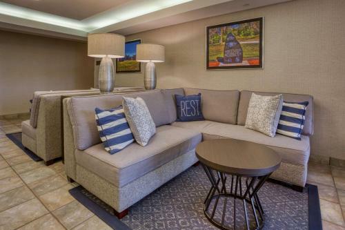 Hotel Drury Inn & Suites St. Louis - Fairview Heights