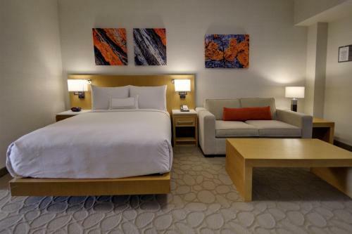 Delta Hotels By Marriott Chicago North Shore Suites