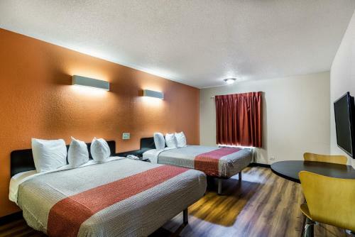 Hotel Motel 6 Libertyville