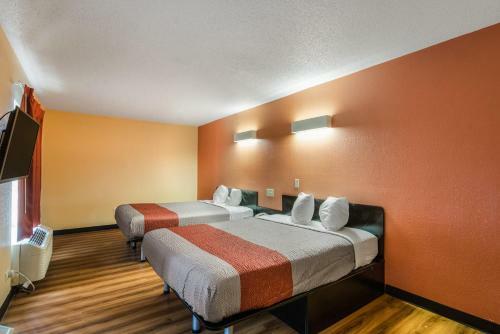 Hotel Motel 6 Libertyville