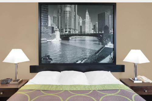 Hotel Super 8 By Wyndham Morton Grove/chicago