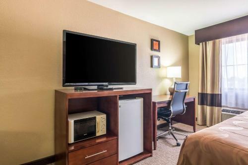Hotel Quality Inn & Suites