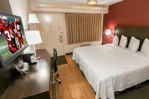 Hotel Red Roof Inn Plus+ Chicago - Willowbrook