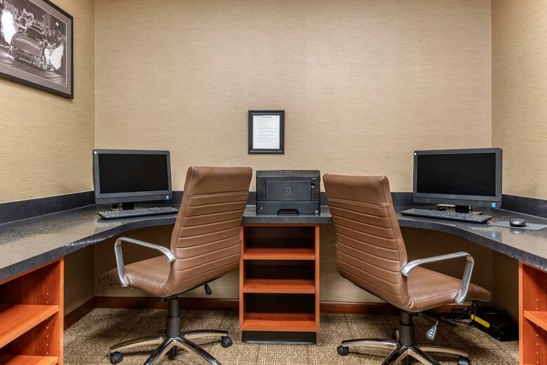 Hotel Comfort Suites Brownsburg