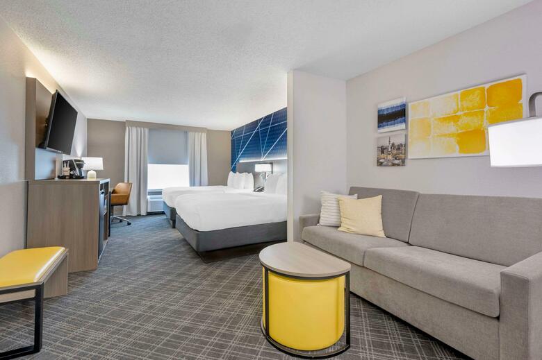 Hotel Comfort Suites Brownsburg