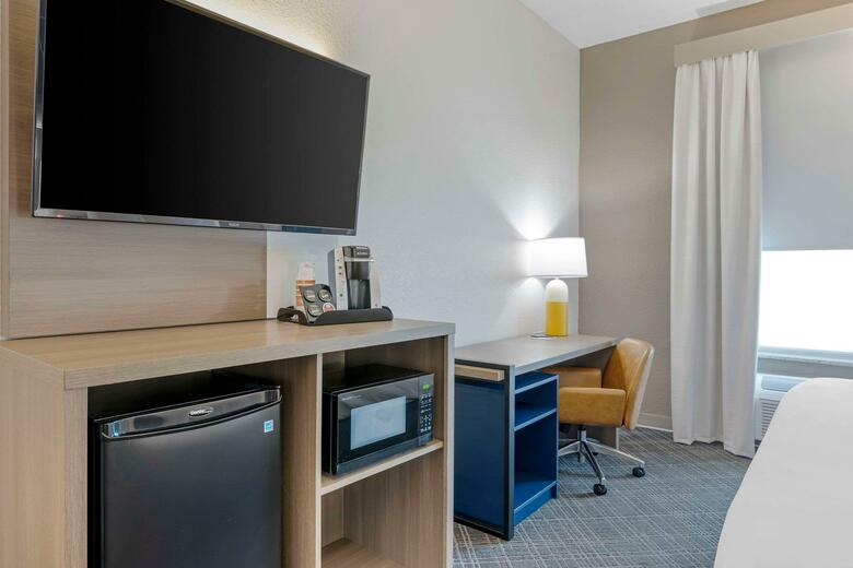 Hotel Comfort Suites Brownsburg
